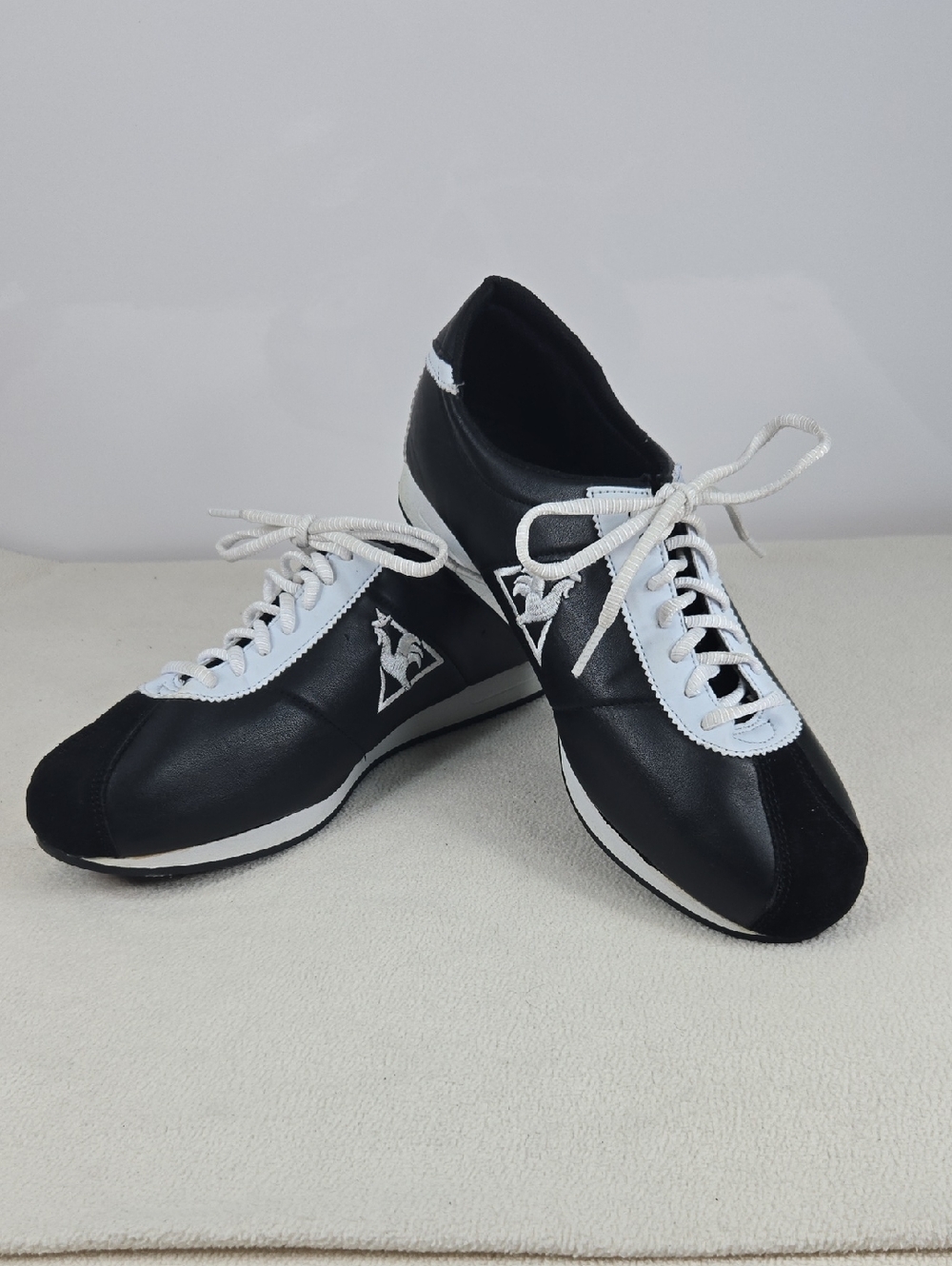 Le Coq Sportif Men's Black and White Retro Sneakers